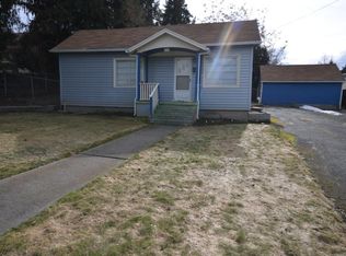 812 W 14th St, The Dalles, OR