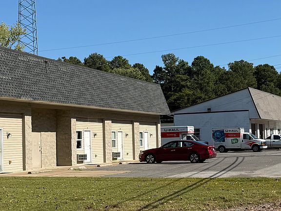 3rd image of 6710 Benton Rd