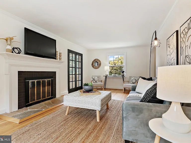 9223 Old Court Rd — Photo 12