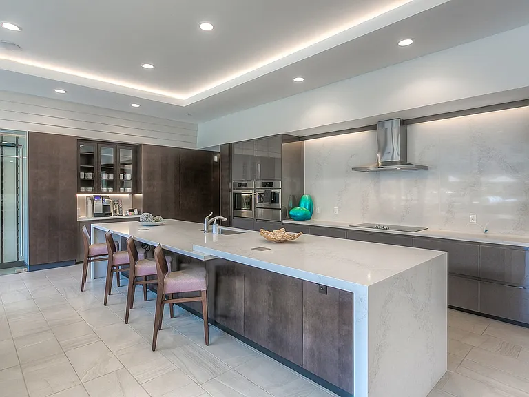 The Royale at CityPlace — Photo 29