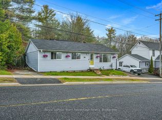 31 Cascade St, Parry Sound, ON P2A 1J8