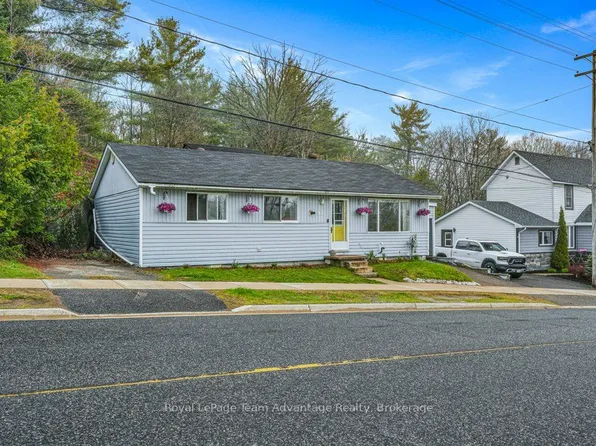 31 Cascade St, Parry Sound, ON P2A 1J8