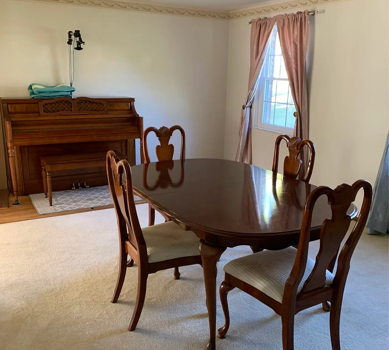 3 bed, 2.5 bath, 1754 sqft, $2,400 — Photo 3