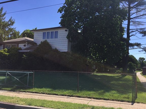 3rd image of 553 Rockne Ave