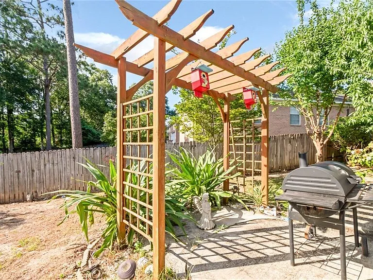 7490 Quency Dr — Photo 49