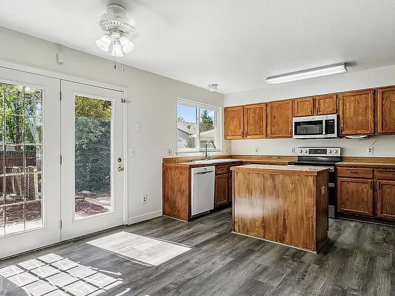 6945 Ashley Dr — Photo 23
