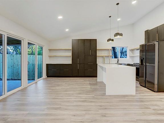 5th image of 2902 Jorwoods Dr