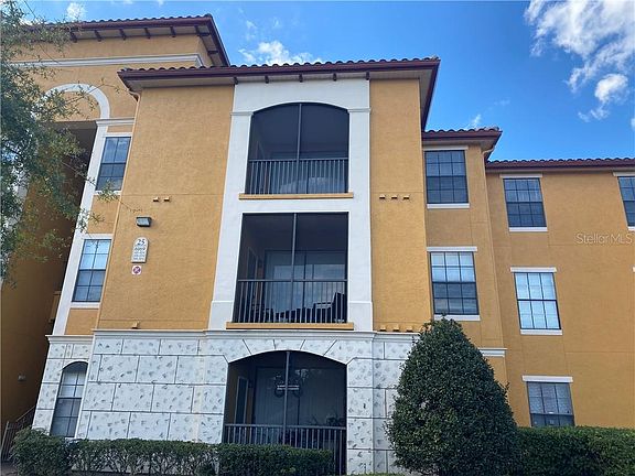 3rd image of 6169 Metrowest Blvd Unit 303