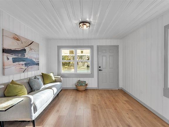 3rd image of 303 Clayton Rd