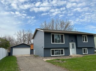 613 30th St NE, Rochester, MN 55906