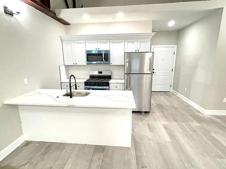 344 Conarroe St #2 — Photo 2