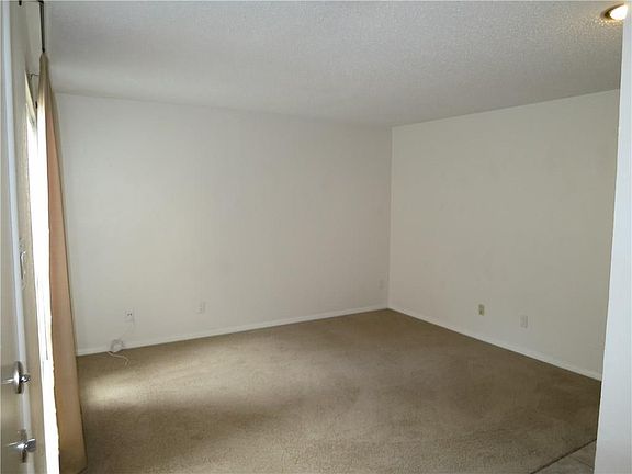 4th image of 3945 Buena Vista St Unit B