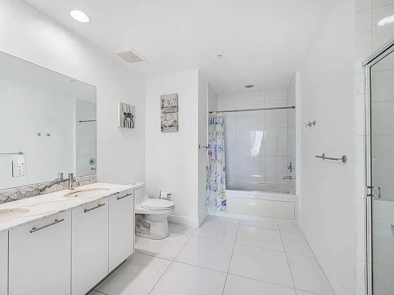 950 Brickell Bay Dr #5006 — Photo 25