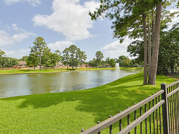 3rd image of 15602 Chapel Lake Dr