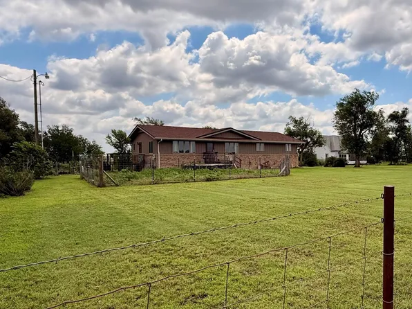 1004 NE 130th Ave, Claflin, KS 67525