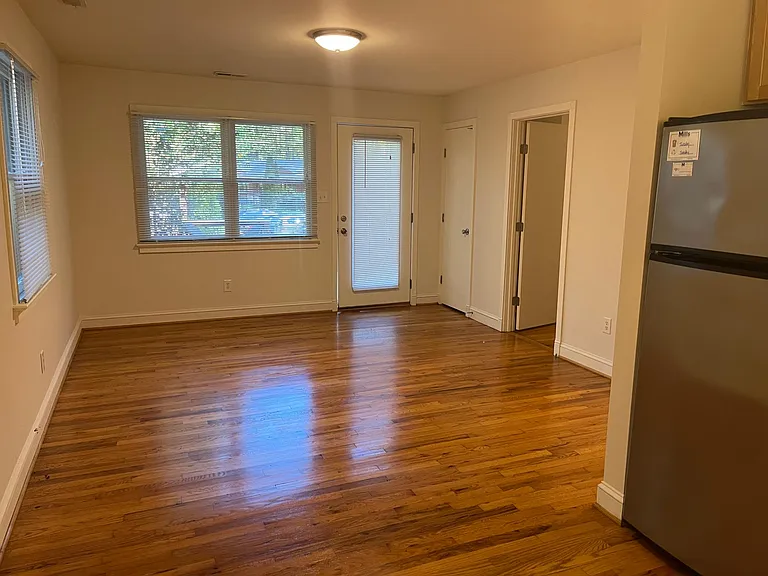 230 Valley Park Dr — Photo 10