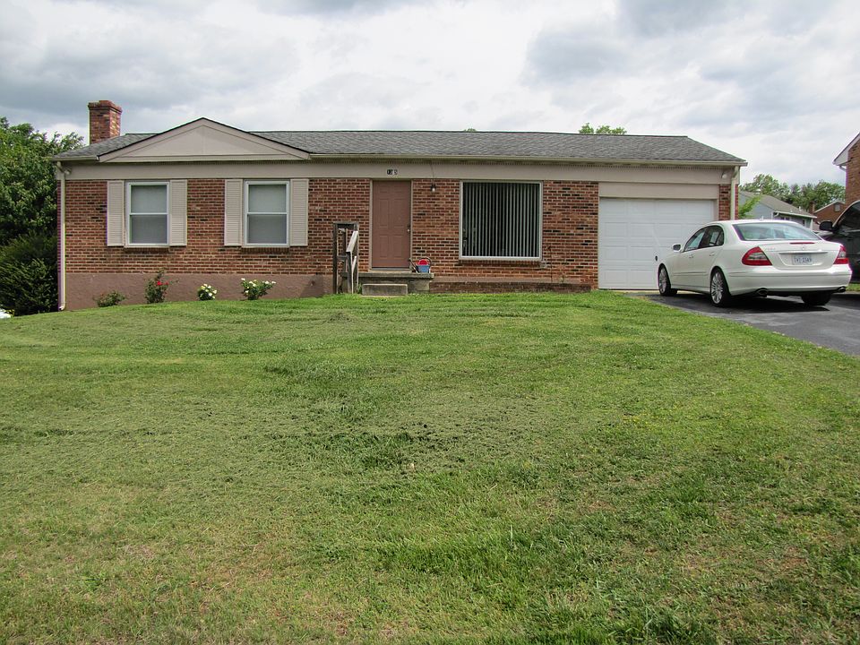 1st image of 1305 Gilmore Cir