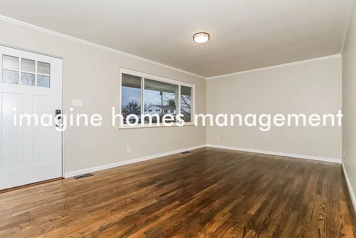 3 bed, 2.0 bath, 1455 sqft, $2,259 — Photo 4