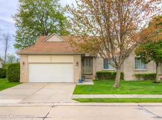 50837 Raintree Cir, Chesterfield, MI 48047