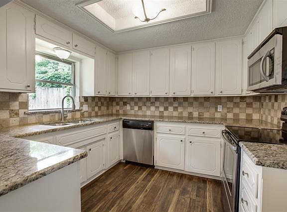 3rd image of 5616 Woodhollow Dr