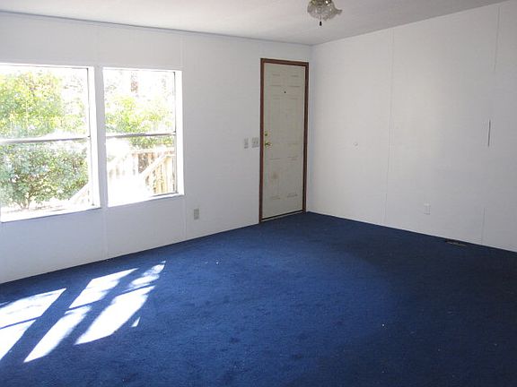 3rd image of 414 Dogwood Dr