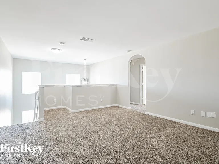 710 Shady Meadow Ln — Photo 8