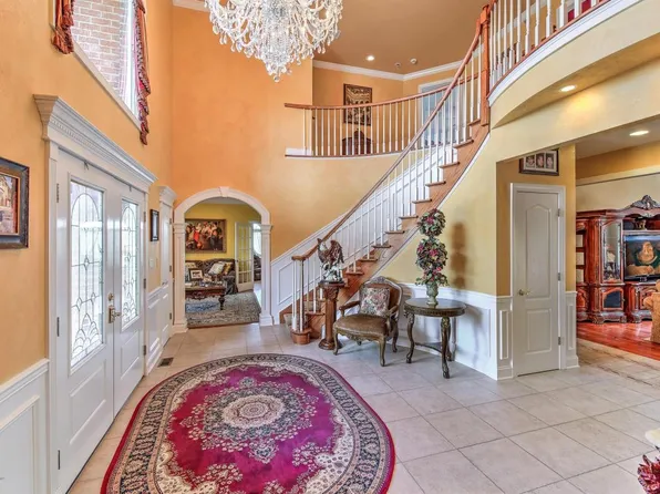 1 Hope Dr, Millstone Township, NJ 08510