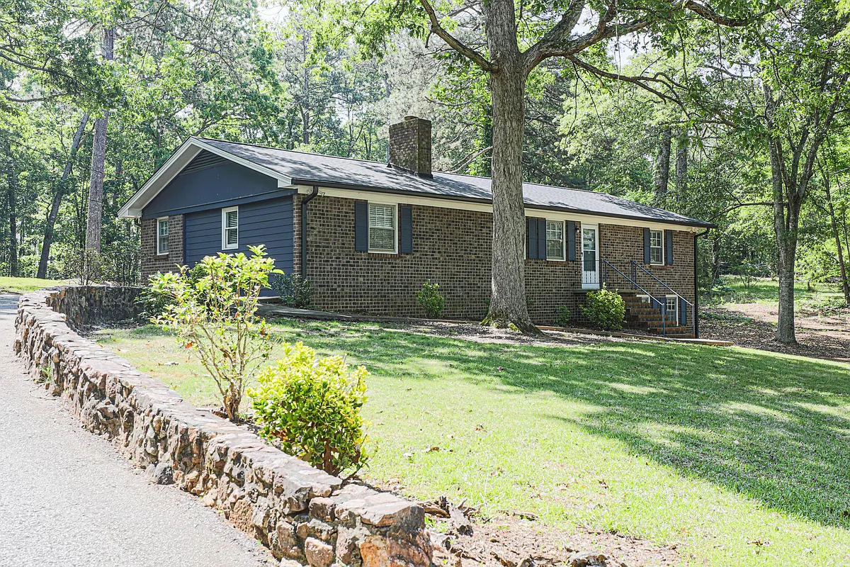 Building Photo - 1150 Bell Rd
