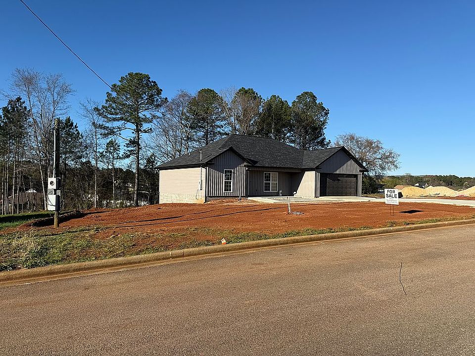 2nd image of 111 Angel Cir