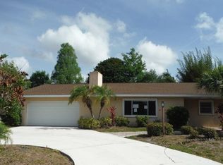 1383 Georgetowne Cir, Sarasota, FL 34232