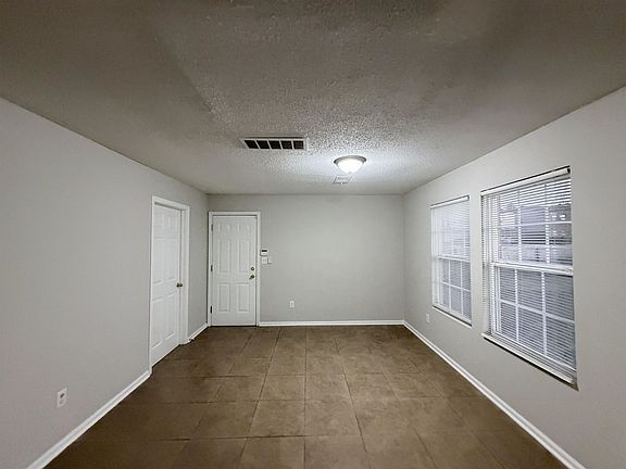 5th image of 10075 Chariden Dr