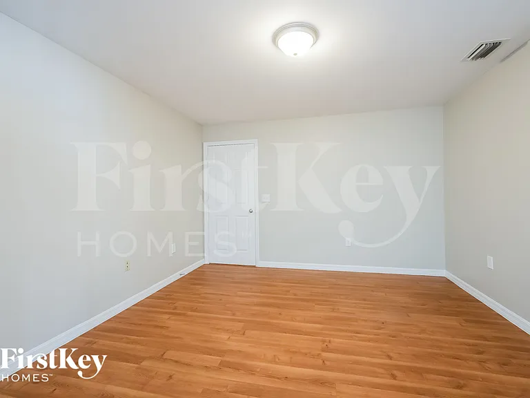 1004 Alabama Rd S — Photo 8