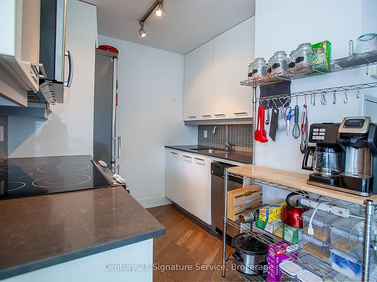 90 Trinity St #507 — Photo 5