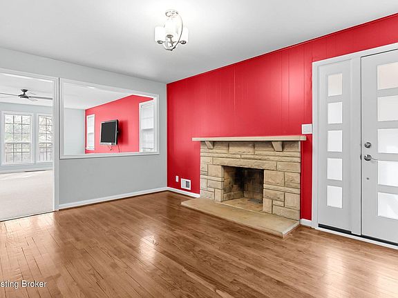 4th image of 215 Blackburn Ave