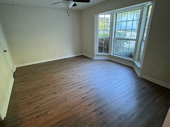 4th image of 259 Jackson St