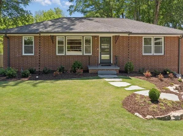 3306 Woodview Dr SE, Smyrna, GA 30082