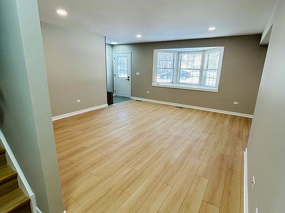 3rd image of 504 N Lake Shore Dr