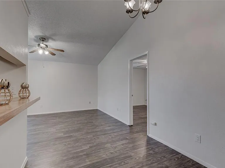 11405 Walnut Ridge Dr #B — Photo 5
