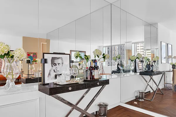 Sold by Compass | media 9