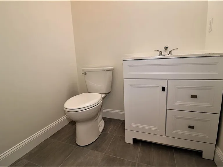 121 Hillcrest Ave — Photo 9