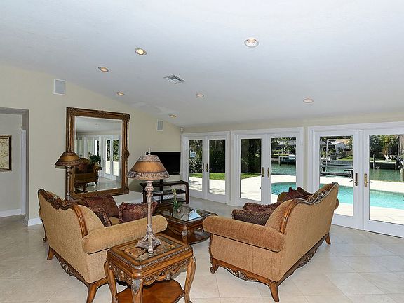 4th image of 386 Bobwhite Dr