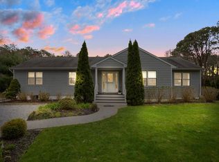 10 Bay Hill Rd, Hampton Bays, NY 11946