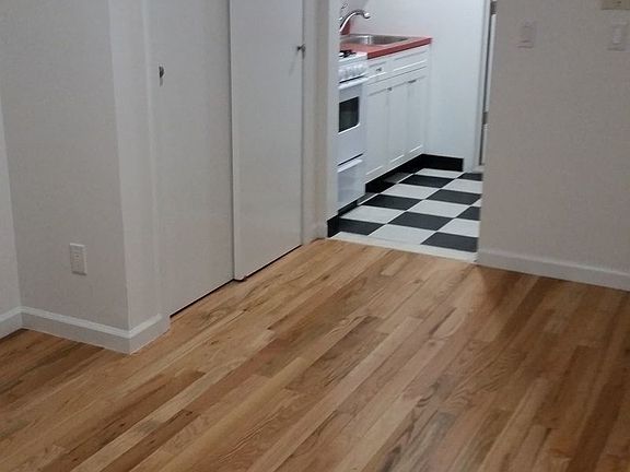 2nd image of 323 E 9th St #B4