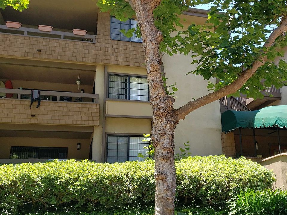 1st image of 8840 Villa La Jolla Dr Unit 106