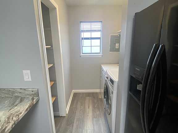 5th image of 338 Woodham Ct