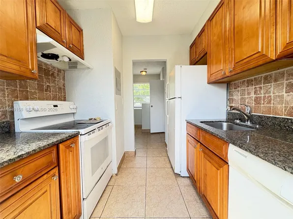 2525 N 23rd Ave #1, Hollywood, FL 33020