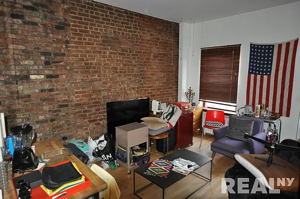 Rented by REAL New York | media 34