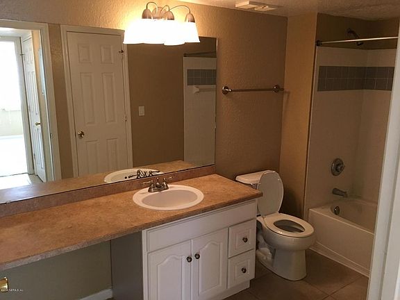 3rd image of 440 Timberwalk Ct APT 915