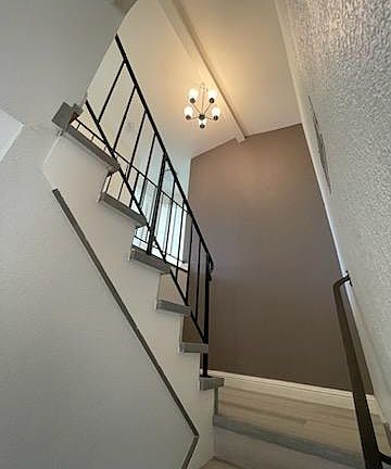 3rd image of 1911 Edgestone Cir
