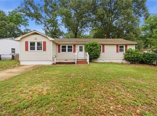 218 Collins Dr, Newport News, VA 23601